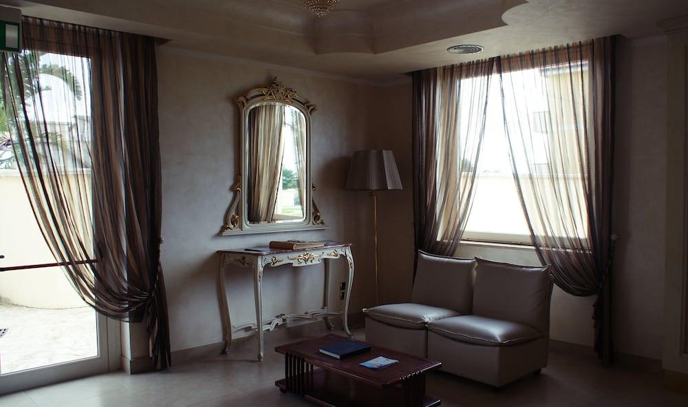 Club Kennedy Hotel 4*