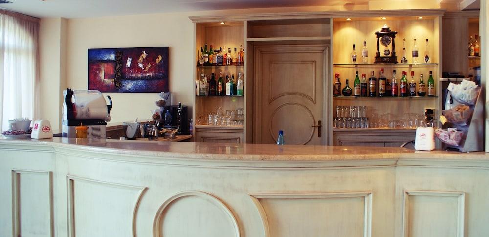 Club Kennedy Hotel